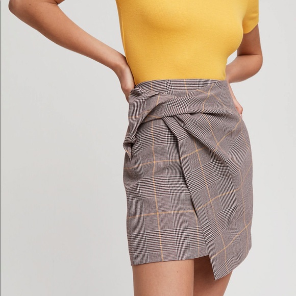 Aritzia Babaton Jethro Skirt (Size 6) - Picture 2 of 9